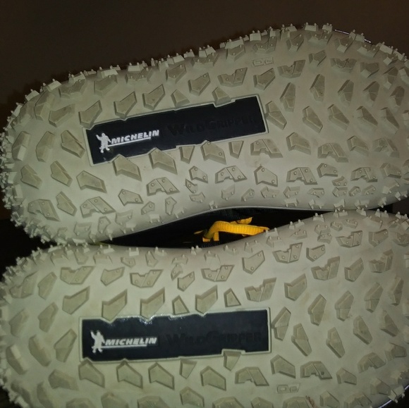 Sneakers - Picture 4 of 4